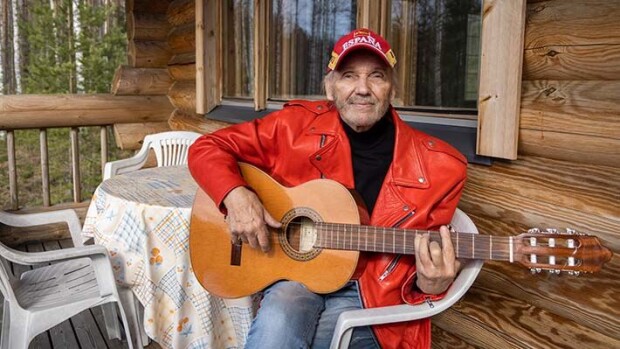 Kuolemansairas Jorma Kalevi pääsi Suomeen - joutui kutsumaan ambulanssin kotiinsa jorma kalevi