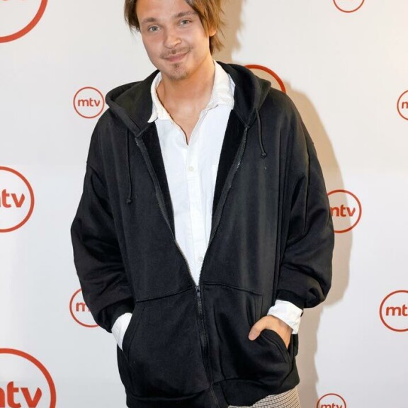 Tiedätkö? Mistä Roope Salmisen ura starttasi, mikä on missikaunotar Sabina Särkän oikea ammatti – Seiska selvitti Myyrä-tähtien taustat Roope Salminen