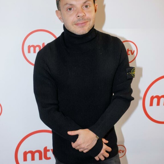 Tiedätkö? Mistä Roope Salmisen ura starttasi, mikä on missikaunotar Sabina Särkän oikea ammatti – Seiska selvitti Myyrä-tähtien taustat Uniikki