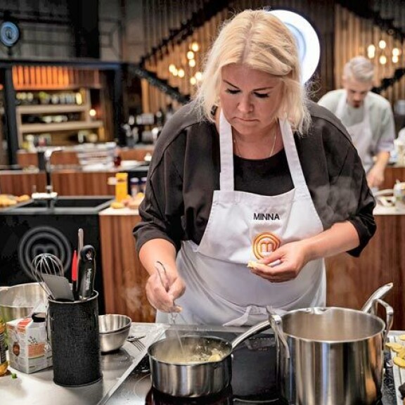 Suosittu radiojuontaja myös voitti MasterChef-kokki-kisan viime vuonna. Suosittu radiojuontaja myös voitti MasterChef-kokki-kisan viime vuonna.
