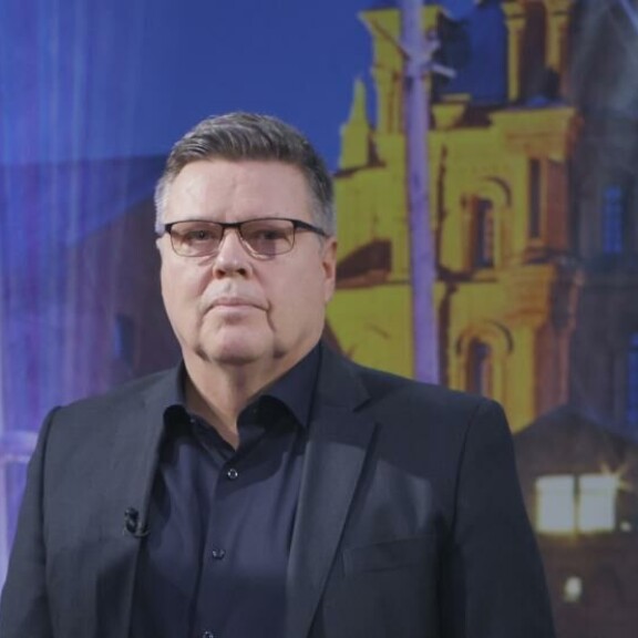 Helsingin huumepoliisin ex-pomo Jari Aarnio sai törkeistä rikoksistaan pitkän vankeustuomion. Helsingin huumepoliisin ex-pomo Jari Aarnio sai rikoksistaan pitkän vankeustuomion.