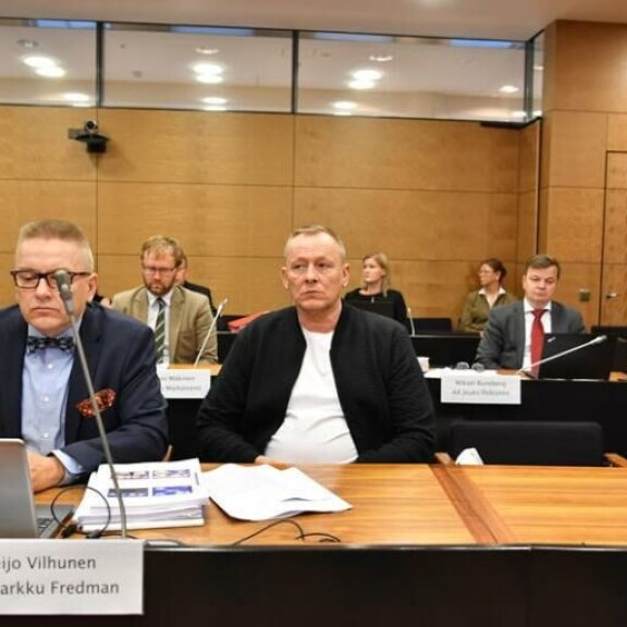 Jari Aarnion kanssa huumebisneksiä tehnyt Keijo Vilhunen joutui myös tilille teoistaan. Rikollispomolle langetettiin 10 vuoden vankeustuomio niin sanotussa tynnyrijutussa. Jari Aarnion kanssa huumebisneksiä tehnyt Keijo Vilhunen joutui myös tilille teoistaan. Rikollispomolle langetettiin 10 vuoden vankeustuomio niin sanotussa tynnyrijutussa.