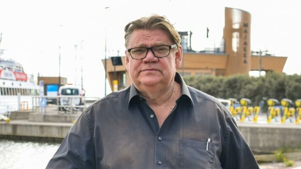 Tästä pikkumiehestä tuli politiikan pelimies – tunnistatko Timo Soinia lapsuuskuvasta Timo Soini