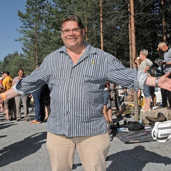 – Katolisuus heijastuu koko persoonaani, Timo toteaa. – Katolisuus heijastuu koko persoonaani, Timo toteaa.