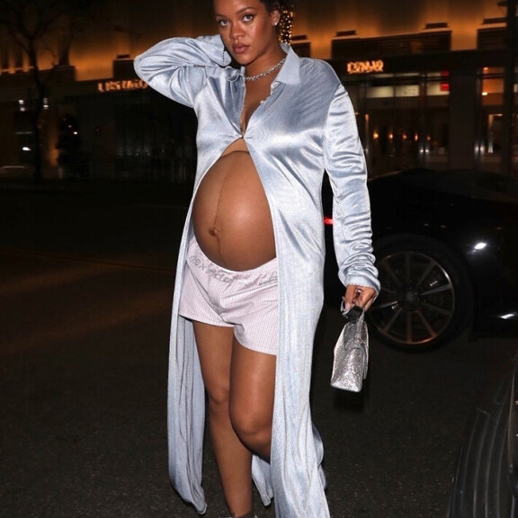 Rihanna sai paparazzien huomion vauvamasunsa kanssa Beverly Hillsissä, Kaliforniassa. Rihanna