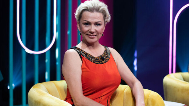 Kuutamolla: Helena Ahti-Hallbergin sukellusreissulle tyly loppu - matkustajalentokone putosi mereen Helena Ahti-Hallberg