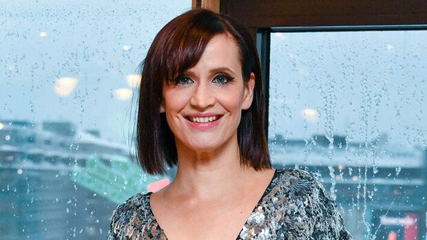 Maija Vilkkumaan bussimatka sai ikävän käänteen: 'Nyt kävi näin' Maija Vilkkumaa