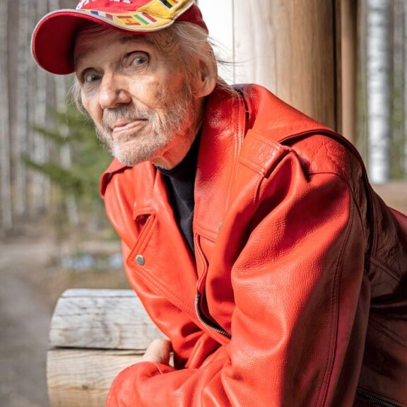 – Lasteni äidit ovat estäneet kaikin keinoin välini lapsiini. Se on surullista, Jorma murehtii kuoleman lähestyessä. – Lasteni äidit ovat estäneet kaikin keinoin välini lapsiini. Se on surullista, Jorma murehtii kuoleman lähestyessä.