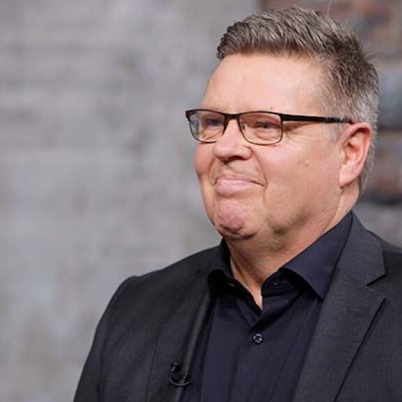 Jari kuvattuna Jukka Laaksonen Show:n kuvauksissa helmikuussa. Jari Aarnio