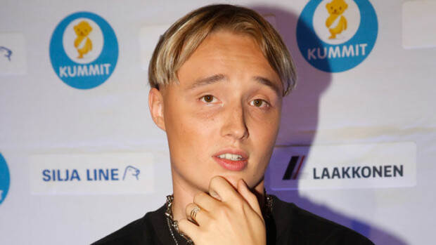 Isac Elliotin tuore kuva järkytti fanit - nauttii vaarallista ainetta: 'Pliis, lopeta!' Isac Elliot