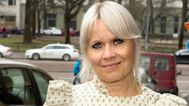 Ex-työntekijöiltä karuja paljastuksia Ivana Helsingistä ja Paola Suhosesta Ylellä: Huusi ja haukkui alaisiaan - palkattomat harjoittelijat pyörittivät myymälöitä, ylityöt maksettiin mekoilla Paola Suhonen