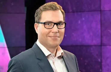 Viikon Kääk-juorut: Jan Andersson kruisaili kieli keskellä suuta – uutisankkurin kulkupeli herätti huomiota 