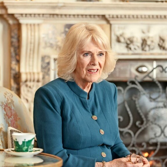Herttuatar Camillalla, 74, sitkeä koronatartunta – helpotusta armottomaan työaikatauluun Camilla