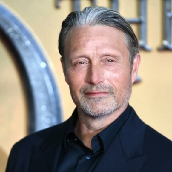 Tanskalainen Mads Mikkelsen palkattiin pahisrooliin Johnny Deppin korvaajaksi. Mads Mikkelsen