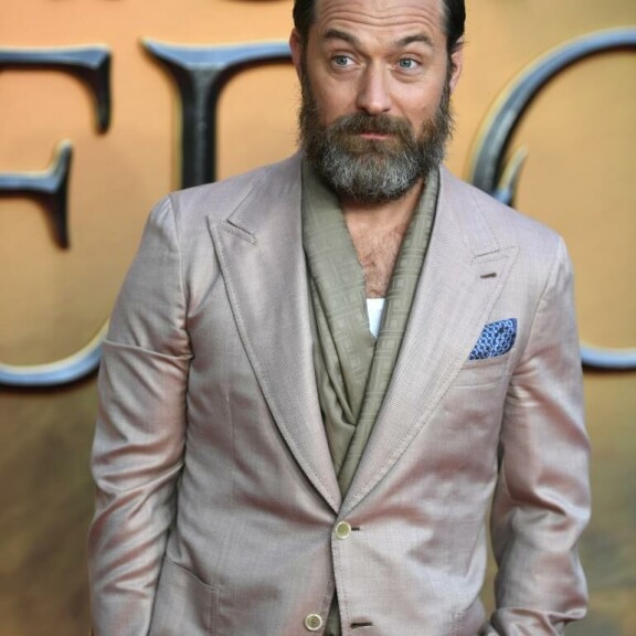 Jude Law nähdään uudessa elokuvassa nuorena Albus Dumbledorena. Jude Law
