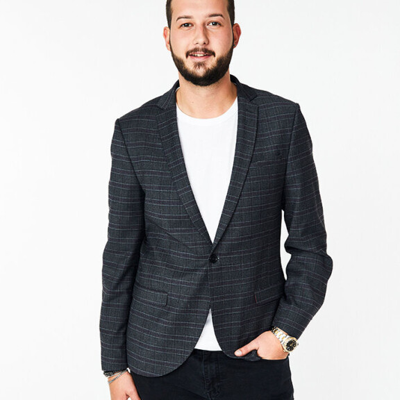 14 Diili-kilpailijan joukosta ensimmäisenä putosi Axel Jäntti. axel