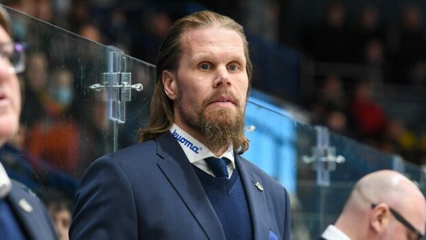 Ylellisyydet kortilla! Tässä on Olli Jokisen vaatimaton poikamiesboksi – kuva! Olli Jokinen