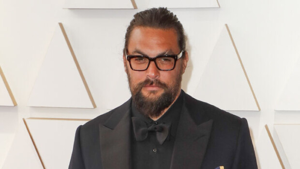 Jason Momoan suhdekiemurat puhututtavat - Hollywoodin halutuin partasuu paljastaa nyt asioiden laidan Jason Momoa