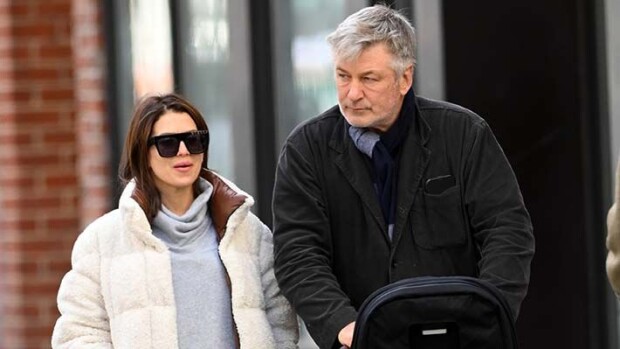 Ampumiskohussa ryvettynyt Alec Baldwin, 63: kahdeksas lapsi tulossa! alec baldwin, hilaria baldwin