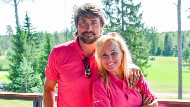 Selänteiden koirat karkuteillä! Sirpa säntäsi hätiin Sirpa Selänne, Teemu Selänne