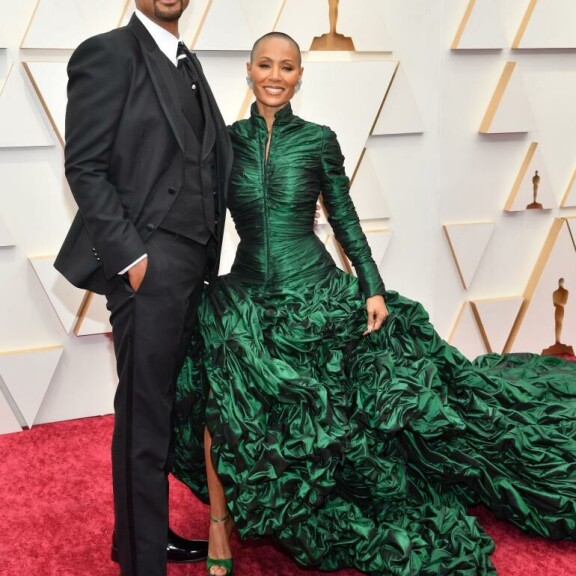 Will puolusti vitsin kohteeksi päätynyttä vaimoaan tirvaisemalla Chrisiä. will smith, jada pinkett smith