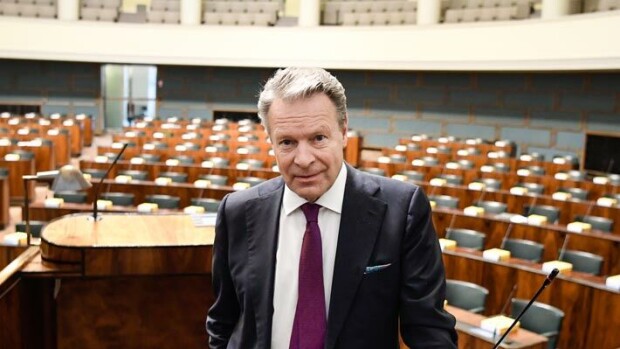 Pitkät poissaolot kielivät Ilkka Kanervan sairauden vakavuudesta - kollegat ihmeissään: 'Mitään syytä en tiedä' Ilkka Kanerva