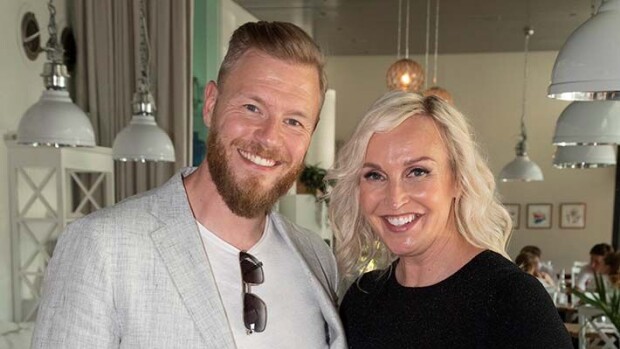 Mikä jättikissa! Jutta ja Juha Larmin suloinen lemmikki on valtava juha larm, jutta larm