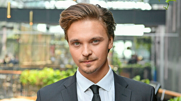 Mitä ihmettä? Roope Salminen on nyt myös julkkisten manageri - tallissa todellisia eturivin tähtiä roope salminen komeena