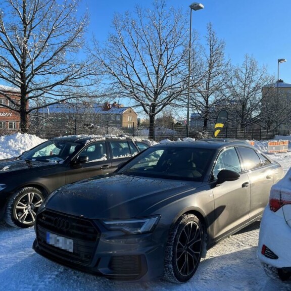Mietaan menopeli ei ole sieltä halvimmasta päästä. Kyseinen Audi voi maksaa yli 70 000 euroa. Mietaan uusi menopeli ei ole sieltä halvimmasta päästä.