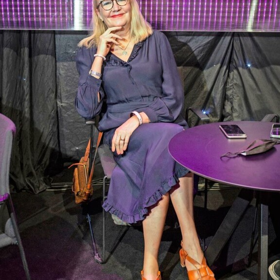 Miitta kertoo hemmottelevansa lastenlapsiaan. – Kysyn aina lupaa vanhemmilta ennen herkkujen antamista, näyttelijä sanoo. Miitta kertoo hemmottelevansa lastenlapsiaan. – Kysyn aina lupaa vanhemmilta ennen herkkujen antamista, näyttelijä sanoo.