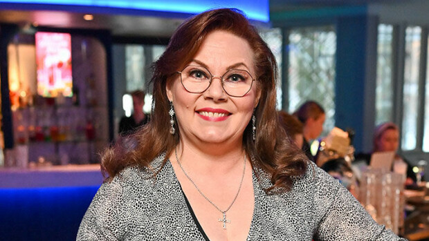 Nina Mikkosen sydäntä särkevä paljastus – ei ainuttakaan suudelmaa Timo T. A. Mikkosen kuoleman jälkeen Nina Mikkonen