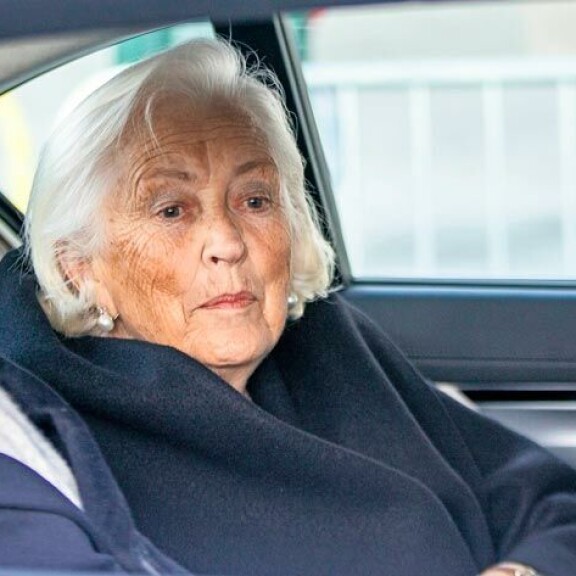 Belgian ex-kuningatar Paola pitkälle sairauslomalle – loukkaantui pahasti Paola