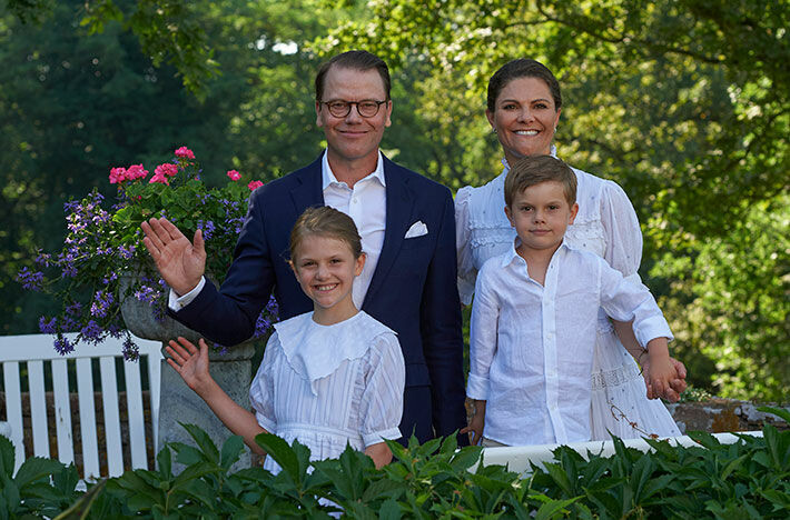 Kruununprinsessapari Victoria ja Daniel sekä prinsessa Estelle ja prinssi Oscar