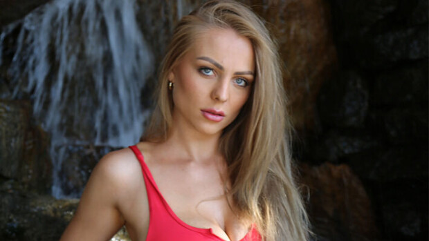 Erika Helin myy alastonkuvia kuukausimaksulla: tällaisia ne ovat - 'Jos lähetät peniskuvia, sinut estetään' Erika helin