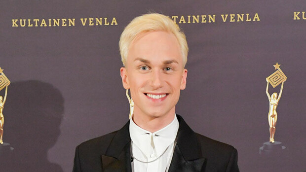 Tv-tähti Christoffer Strandberg hyväksyy julkisuuden, mutta suojelee puolisoaan: 'Se on tärkeää, koska...' Christoffer Strandberg