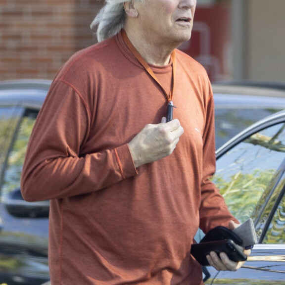 Tunnistatko enää MacGyveria? Richard Dean Anderson, 72, kuvattiin kauppareissulla kuuluisassa takapiiskassaan - katso! Richard Dean Anderson