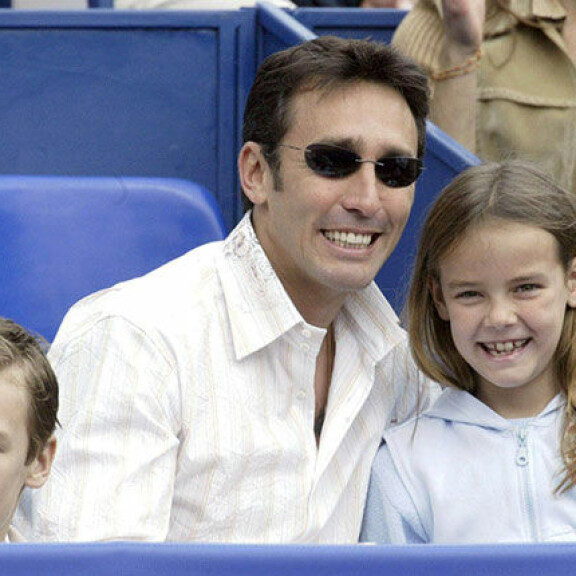 Pauline isänsä ja isoveljensä kanssa vuonna 2003 tenniskatsomossa Monacossa. Daniel, Louis ja Pauline Ducruet