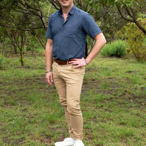 Nämä sinkkumiehet yrittävät hurmata Marko Björsin uudessa tosi-tv-sarjassa Janne