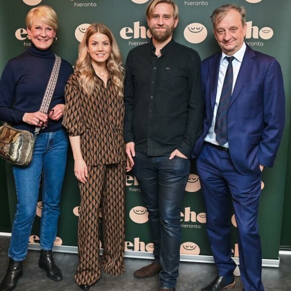 Leena Harkimo, Janni Hussi, Joel Harkimo & Hjallis Harkimo. Leena Harkimo, Janni Hussi, Joel Harkimo & Hjallis Harkimo.