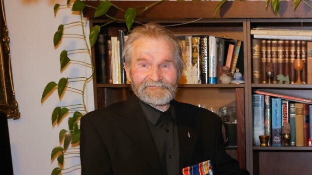 Sotaveteraani Hannes Tuovinen, 98, jyrähtää: Putin on valehtelija Hannes Tuovinen