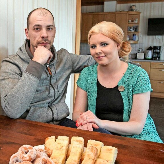 Tuomas ja Heidi kohtasivat toisensa Maajussille morsian -ohjelman kuvauksissa kesällä 2013. Tuomas ja Heidi kohtasivat toisensa Maajussille morsian -ohjelman kuvauksissa kesällä 2013.