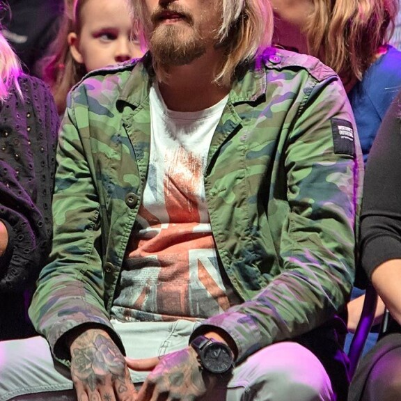 Pasi-rakas kannusti yleisössä, kun Marita osallistui Tanssii tähtien kanssa -kisaan vuonna 2018. Pasi-rakas kannusti yleisössä, kun Marita osallistui Tanssii tähtien kanssa -kisaan vuonna 2018.