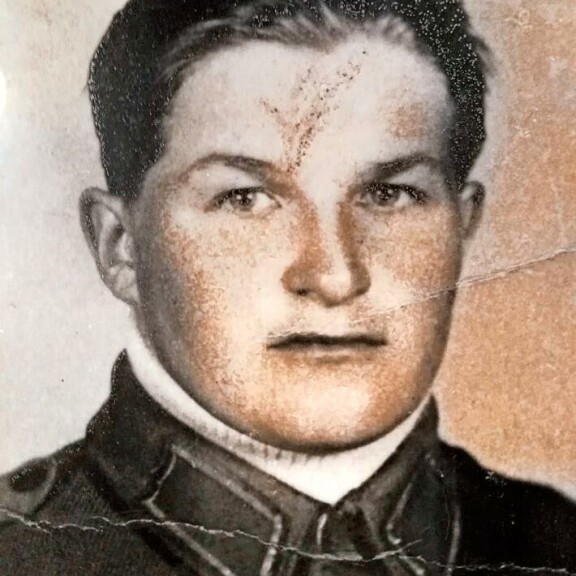 Hannes Tuovinen taisteli Rukajärvellä, jossa käytiin jatkosodan kovat taistelut. Hannes Tuovinen taisteli Rukajärvellä, jossa käytiin jatkosodan kovat taistelut.
