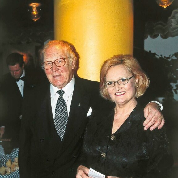 Linda Lampenius listaa värikkään elämänsä käännekohdat: 'Luulin, etten koskaan saisi lapsia' Lindan vanhemmat