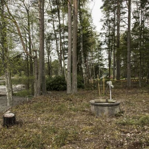 Samun piha kaipaa kipeästi uudistusta. Samun piha