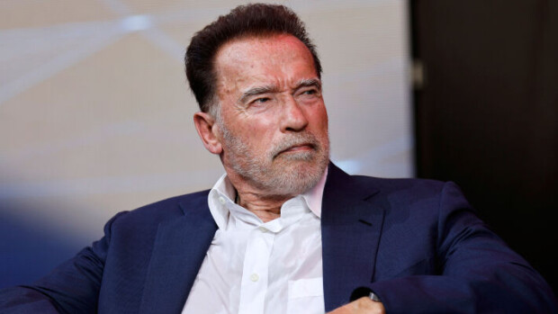 Arnold Schwarzenegger sulatti sydämet kuvalla uudesta perheenjäsenestä: 'Hän on suloinen pieni lihapulla' Arnold Schwarzenegger