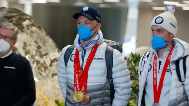Nyt sitä suomalaista kalaa! Olympiasankari Iivo Niskaselta suorat sanat kiinalaisesta ruoasta – ”Lentokoneen ruoatkin alkoivat maistua…” Iivo Niskanen.
