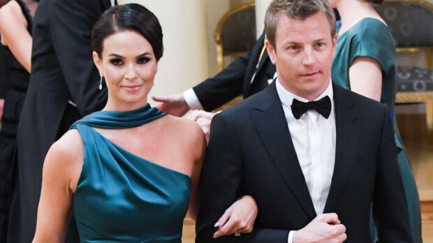 Minttu ja Kimi Räikkönen ovat lapsineen vihdoin Suomessa! Kuvat Kimi & Minttu Räikkönen