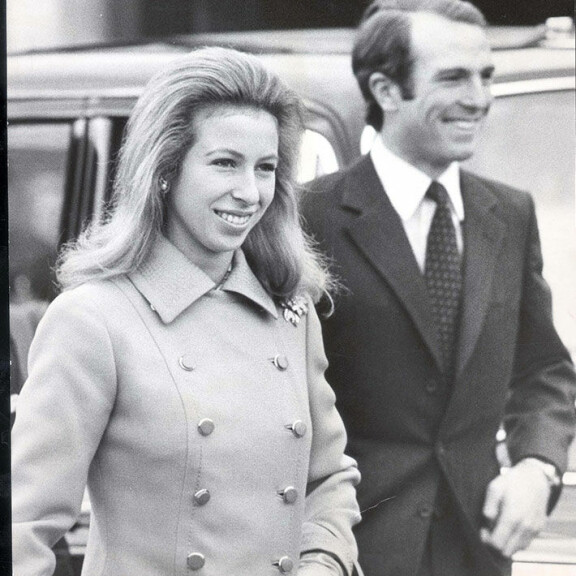 Annen ja Markin suhde eteni vauhdilla. Prinsessa Anne ja Mark Phillips