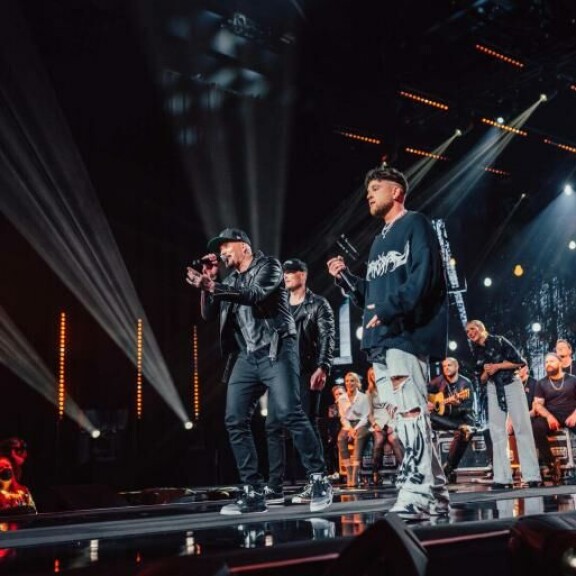 Brädi ja kumppanit lisäsivä J. Karjalaisen hittiin oman räppiosuuden. jare tiihonen